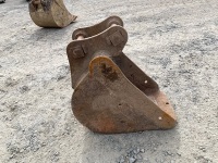 APPROX. 18" TOOTHLESS DIGGING BUCKET TO SUIT 4-6 TON EXCAVATOR - 4
