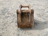 APPROX. 18" TOOTHLESS DIGGING BUCKET TO SUIT 4-6 TON EXCAVATOR - 6