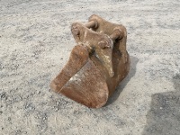 APPROX. 18" TOOTHLESS DIGGING BUCKET TO SUIT 4-6 TON EXCAVATOR - 7