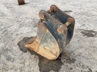 APPROX. 16" STRICKLAND TOOTHLESS DIGGING BUCKET TO SUIT 6-8 TON EXCAVATOR - 7