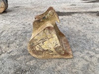 APPROX. 2ft TOOTHLESS DIGGING BUCKET TO SUIT 4-6 TON EXCAVATOR - 4