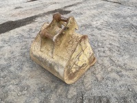 APPROX. 2ft TOOTHLESS DIGGING BUCKET TO SUIT 4-6 TON EXCAVATOR - 5