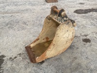 APPROX. 16" TOOTHLESS DIGGING BUCKET TO SUIT 6-8 TON EXCAVATOR - 8