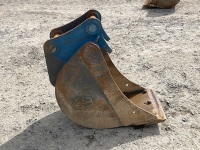 APPROX. 16" STRICKLAND TOOTHLESS DIGGING BUCKET TO SUIT 6-8 TON EXCAVATOR - 4