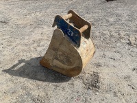 APPROX. 1ft STRICKLAND TOOTHLESS DIGGING BUCKET TO SUIT 2-3 TON EXCAVATOR - 7