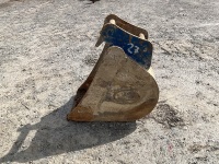 APPROX. 1ft STRICKLAND TOOTHLESS DIGGING BUCKET TO SUIT 2-3 TON EXCAVATOR - 8