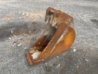 APPROX. 1ft TOOTHLESS DIGGING BUCKET TO SUIT 4-6 TON EXCAVATOR - 3