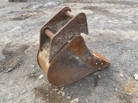 APPROX. 1ft TOOTHLESS DIGGING BUCKET TO SUIT 4-6 TON EXCAVATOR - 5
