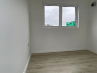 APPROX. 10.9ft x 9ft UNUSED INSULATED MODERN GARDEN ROOM / OFFICE - 10