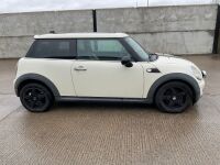 MINI COOPER 1.6 D 3DR HATCHBACK - 23