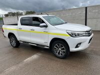 TOYOTA HILUX INVINCIBLE 2.4 D-4D 4WD DOUBLE CAB PICK UP&nbsp;