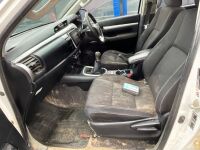 TOYOTA HILUX INVINCIBLE 2.4 D-4D 4WD DOUBLE CAB PICK UP&nbsp; - 12