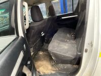TOYOTA HILUX INVINCIBLE 2.4 D-4D 4WD DOUBLE CAB PICK UP&nbsp; - 13