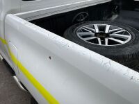 TOYOTA HILUX INVINCIBLE 2.4 D-4D 4WD DOUBLE CAB PICK UP&nbsp; - 15