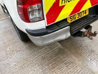 TOYOTA HILUX INVINCIBLE 2.4 D-4D 4WD DOUBLE CAB PICK UP&nbsp; - 17