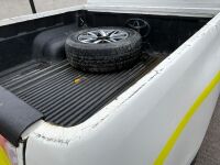 TOYOTA HILUX INVINCIBLE 2.4 D-4D 4WD DOUBLE CAB PICK UP&nbsp; - 20