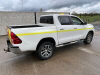 TOYOTA HILUX INVINCIBLE 2.4 D-4D 4WD DOUBLE CAB PICK UP&nbsp; - 22