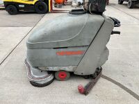 COMMAC BATTERY OPERATED FLOOR CLEANER - 4