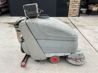 COMMAC BATTERY OPERATED FLOOR CLEANER - 11