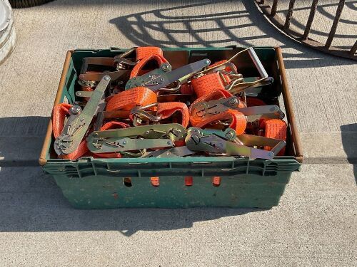 PLASTIC CRATE TO INC. APPROX. 20No. RATCHETTS & STRAPS