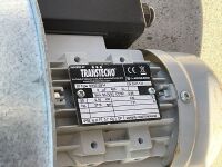 240v EXTRACTOR FAN - 4