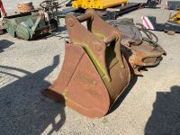 APPROX. 2ft TOOTHED DIGGING BUCKET TO SUIT 13 TON MACHINE - 2