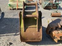 APPROX. 2ft TOOTHED DIGGING BUCKET TO SUIT 13 TON MACHINE - 3