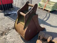 APPROX. 2ft TOOTHED DIGGING BUCKET TO SUIT 13 TON MACHINE - 4