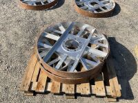 2No. 8 STUD STEEL WHEELS