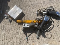 HYDRAULIC 360 ROTATING HITCH & LEVERS TO SUIT 13-20 TON MACHINE - 12