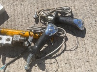 HYDRAULIC 360 ROTATING HITCH & LEVERS TO SUIT 13-20 TON MACHINE - 13