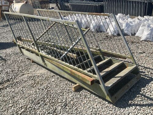10 TREAD METAL STAIRCASE & LANDING