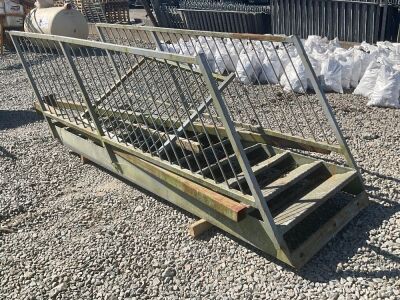 10 TREAD METAL STAIRCASE & LANDING