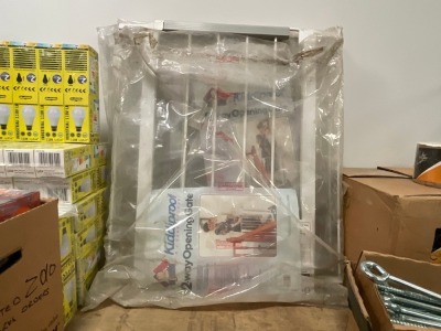 3No. UNUSED CHILDS STAIR GATES