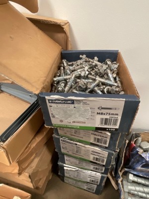 APPROX. 600No. UNUSED M8x75 RAWL BOLTS