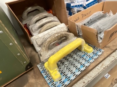 APPROX. 6No. GROUTING TROWELS & 1No. SCOBING TROWEL