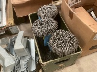 LARGE SELECTION OF JOIST HANGERS & WALL TIES - 3