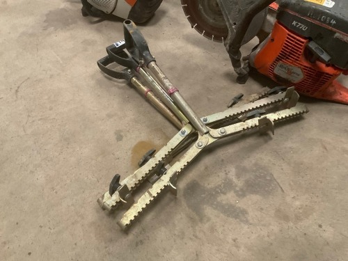 3No. SCAFFOLDING BOARD / PLANK LIFTERS