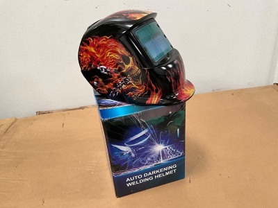 UNUSED AUTO DARKENING WELDING HELMET