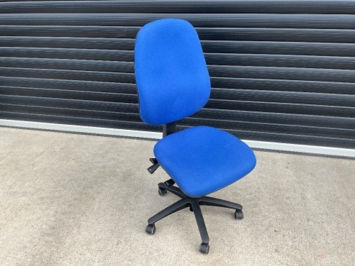 SWIVEL OPERATORS CHAIR