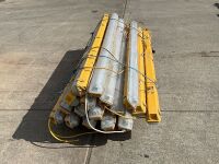 PALLET TO INC. ASSORTED 110v FLUORESCENT LIGHT FITTINGS - 2