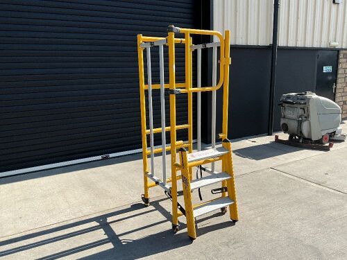 U-GO FOLDABLE PODIUM&nbsp;