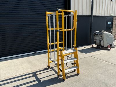 U-GO FOLDABLE PODIUM&nbsp;