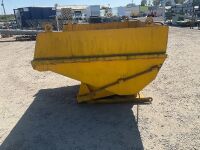 LARGE HYDRAULIC TIPPING SKIP - 4