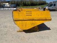 LARGE HYDRAULIC TIPPING SKIP - 8