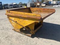 LARGE HYDRAULIC TIPPING SKIP