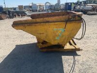 LARGE HYDRAULIC TIPPING SKIP - 4