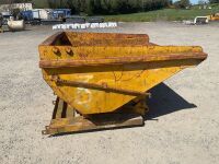 LARGE HYDRAULIC TIPPING SKIP - 8