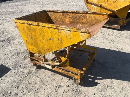 FORKLIFT TIPPING SKIP ON WHEELS