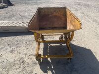 FORKLIFT TIPPING SKIP ON WHEELS - 2